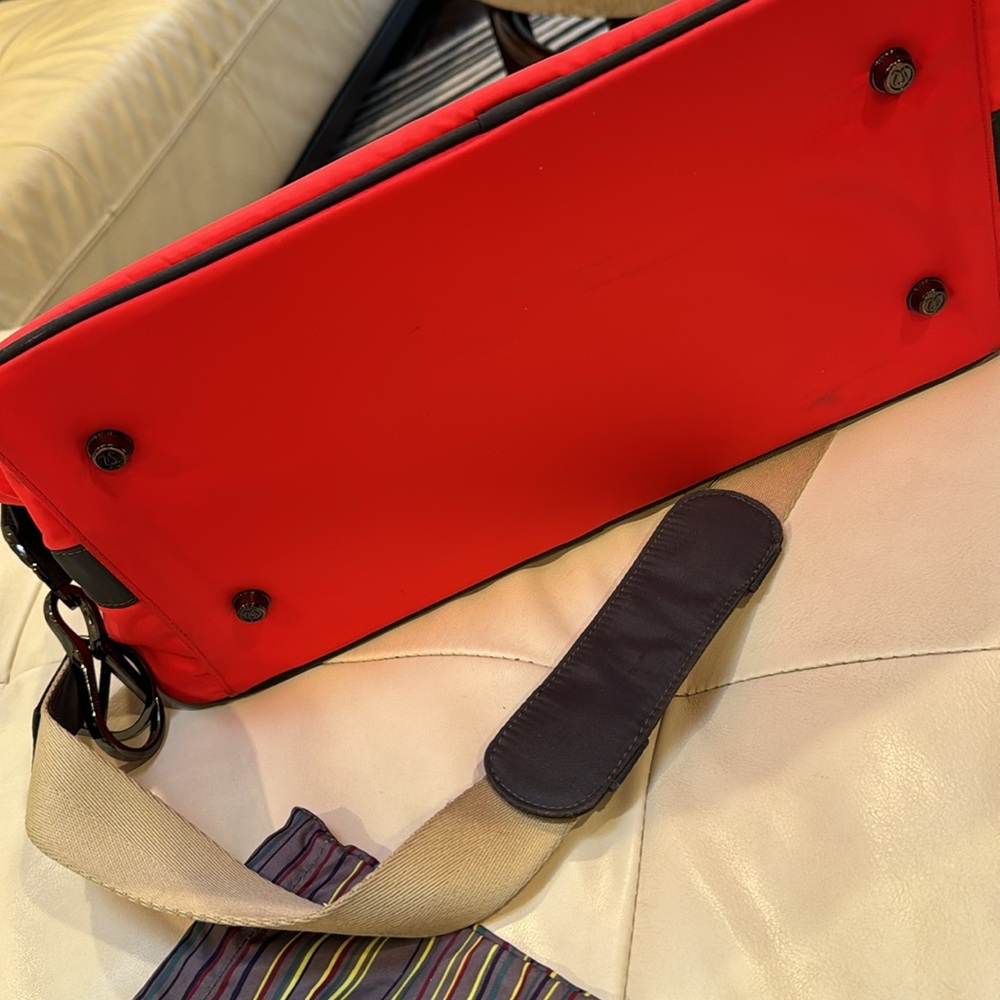 Lululemon Gym Duffle Bag - Picture 8 of 8